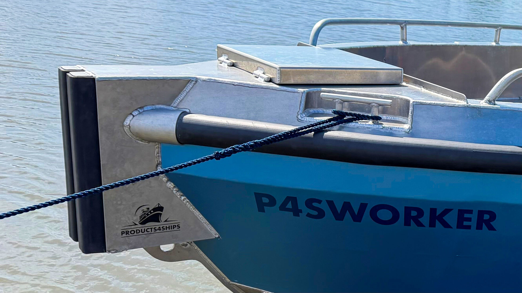 Stable aluminium workboat P4S Worker for daily professional use.